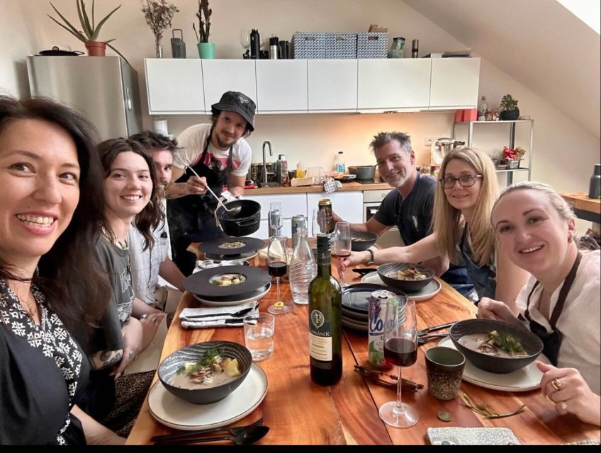 Prague: Traditional Czech Cooking Class with Market Tour - Meeting your guide and using the Hall 22 weather setup