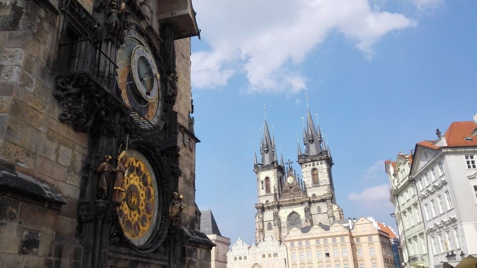 Prague: Vintage Car Ride and Walking Tour - Price and value for a $341 private group (up to 4)