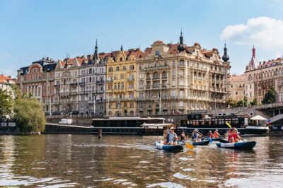 Prague: Vltava River Guided Canoeing Tour - Your 150-Minute Route: Downstream Views and the Right Pace