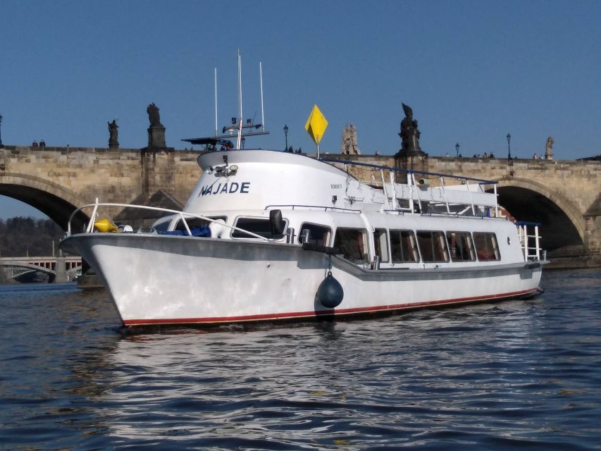 Prague: Vltava River Private Boat Party with Drinks - Tips to Make Your Hour Go Smoothly