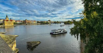 Prague: Vltava River Sightseeing Cruise - Getting to Pier 3A: QR check-in without the stress