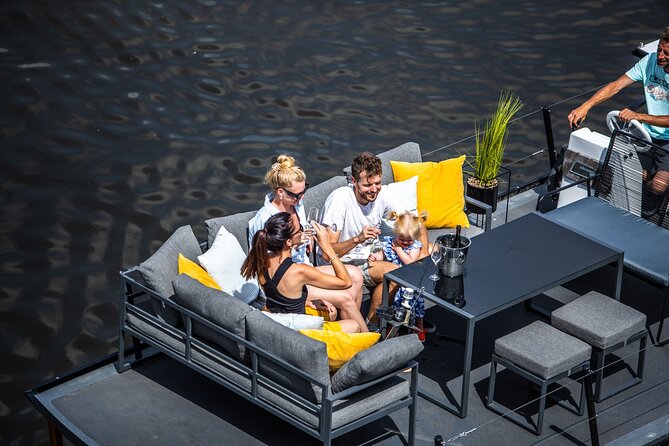 Prague YachtBoat CLASSIC cruise with Unlimited Beer or Prosecco - Key highlights you’ll care about