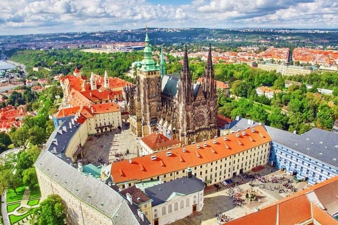 Prague's charming old places tour in Russian language - The Beer Break at U dvou koček: A Mid-Tour Reset You’ll Be Glad For