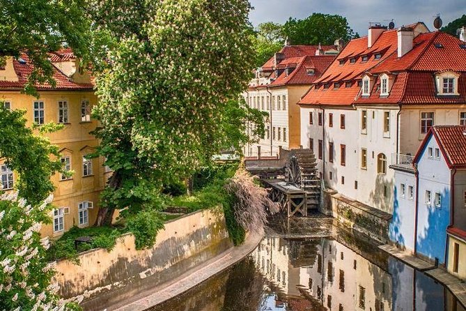 Prague's charming old places tour in Russian language - Charles Bridge to Kampa: Iconic Views, Then a Different Kind of Calm