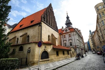 PRIVATE: 3h Stories of Prague Jewish Quarter Tour, drink included - Spanish Synagogue and the Jewish Museum: where “beautiful” comes with meaning