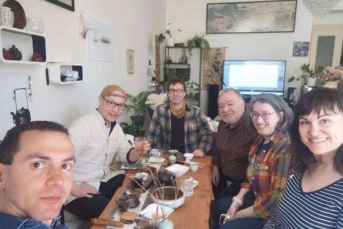 Private Authentic Tea Experience in Prague - Private tea tasting with Lu: what the session feels like