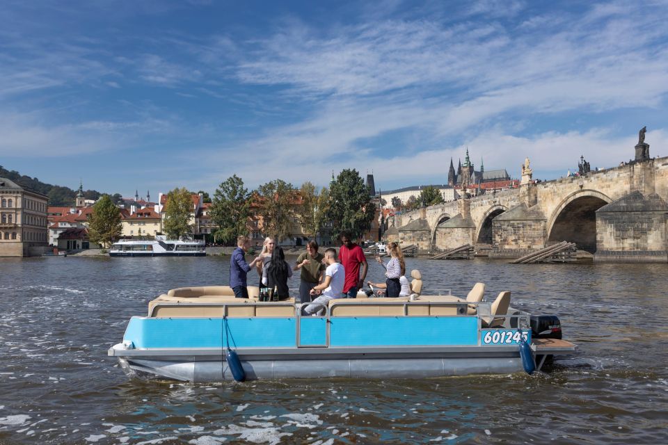 Private Boat Cruise With Unlimited Prosecco - A private Vltava cruise that feels built for your group