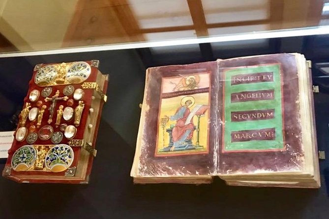 Private Custom Tour of Strahov Library and Prague - Timing, pace, and what to wear for all-weather Prague