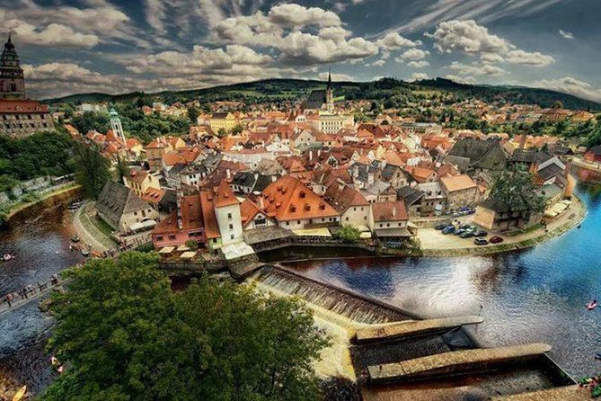 Private Day Trip from Prague to Cesky Krumlov - Stop One: Holasovice’s Rural Baroque UNESCO Calm