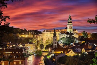 Private Day Trip from Prague to Cesky Krumlov - The 9-Hour Flow: Pickup, Travel, Holasovice, Český Krumlov