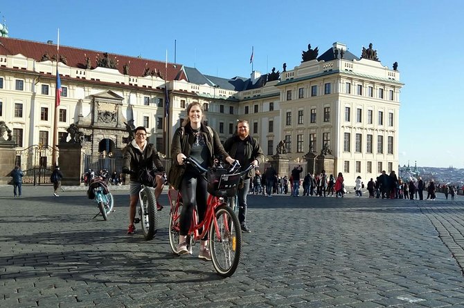 PRIVATE eBIKE TOUR - Stop 1: The big city park for an easy start