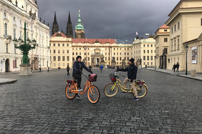 PRIVATE eBIKE TOUR - Stop 4: Castle history that helps you understand what you’re looking at