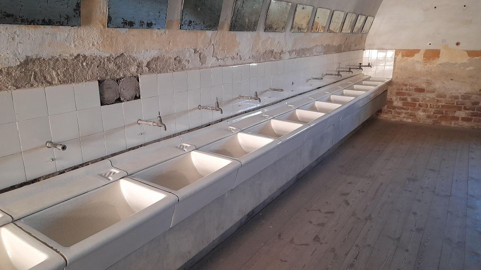 Private Half-Day Tour To Terezin Concentration Camp - Crematorium and mass graveyard: why ending outside the walls matters
