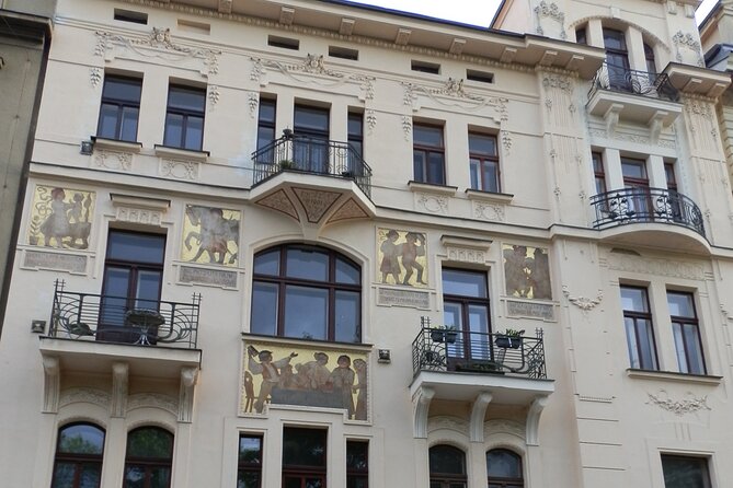 Private Prague Art Nouveau and Cubism Walking Tour - Wenceslas Square and the styles of a public stage