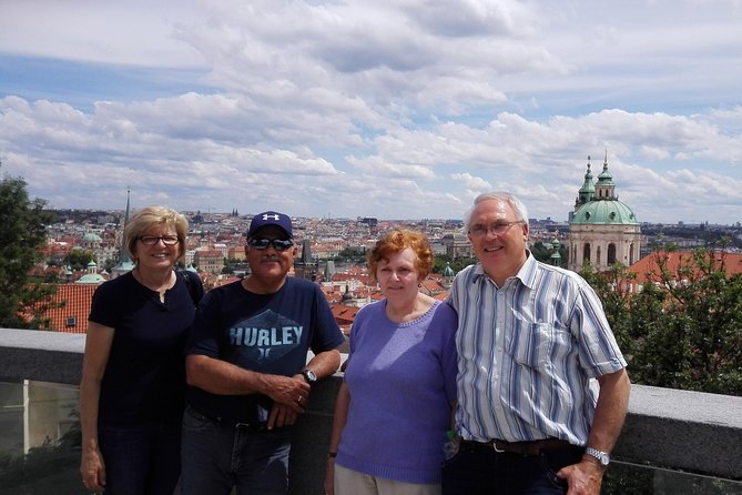 Private Prague Castle Tour with a Czech Guide, meet up at hotel - Meeting your guide at the hotel (and how the first 30 minutes work)