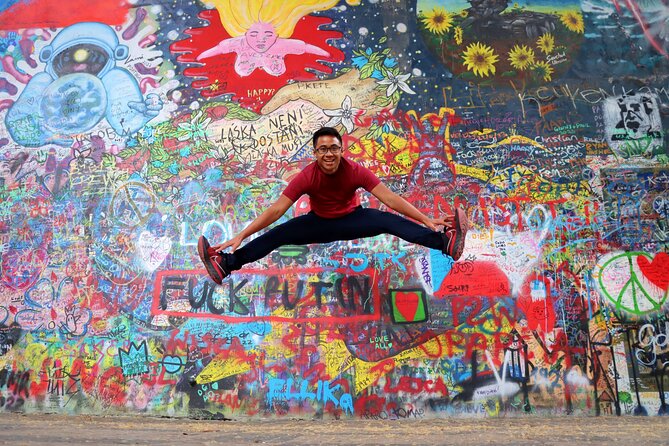 Private Prague Photoshoot for Individuals, Couples and Families - Prague Castle Photo Stops Without Ticket Hassles