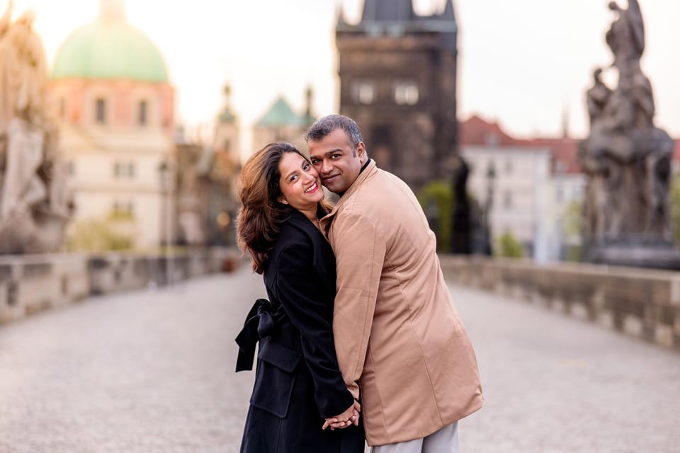 Private Prague Sunrise Photoshoot + Walking Tour - Meet Leah: the licensed guide behind the camera