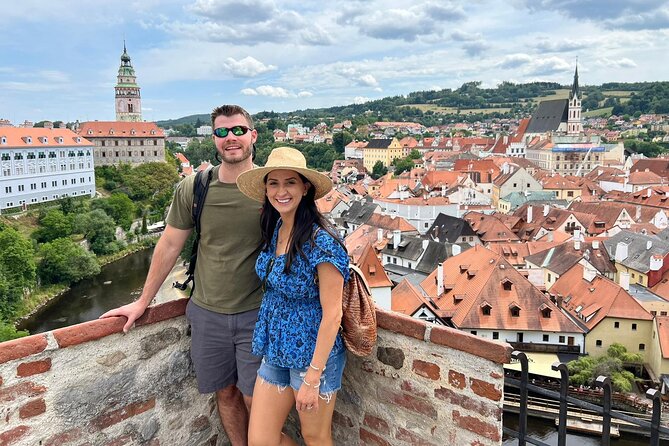 Private UNESCO Český Krumlov Trip from Prague with Local Guide - Stop 2: Český Krumlov Castle courtyards and the White Lady story