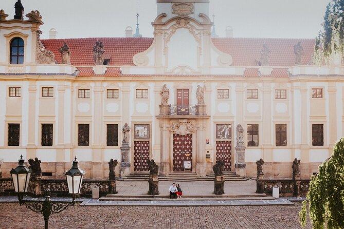 Private Vacation Photography Session with Local Photographer in Prague - Logistics that can make or break your photos