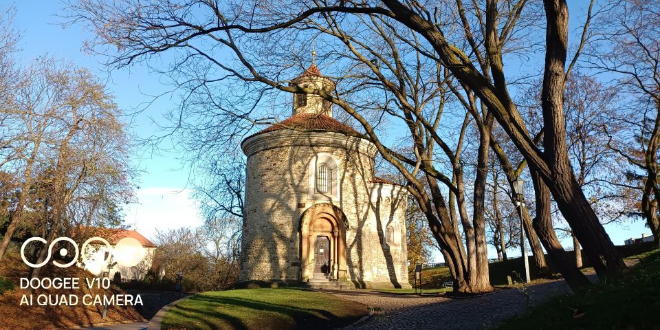 Real life in Prague - Easy Walk from Vysehrad to Vyton - The tea-and-pastry moment: why the timing matters