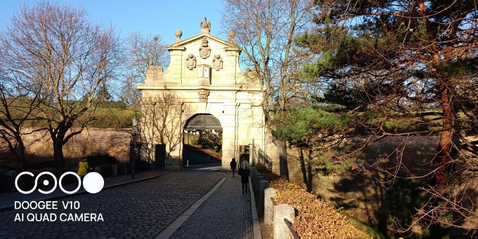Real life in Prague - Easy Walk from Vysehrad to Vyton - Walking rhythm: what “easy walk” usually means in Prague