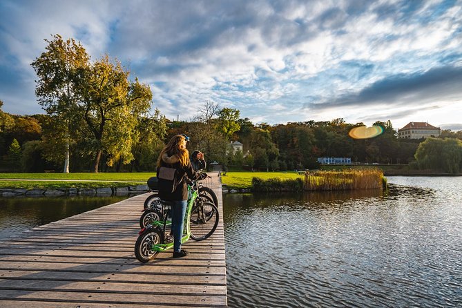 Rent your E-Scooter Hugo Bike in Prague! - Who should book this Prague HUGO Bike ride (and who should skip it)