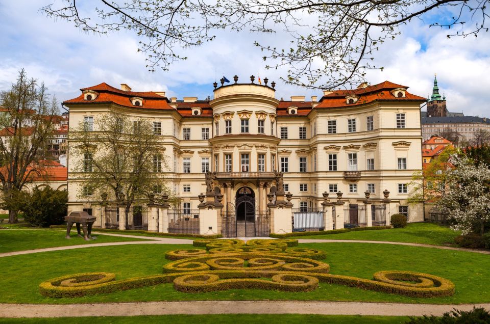 Skip-the-line Lobkowicz Palace Private Tour & Concert - The private-guide storytelling that makes the rooms click