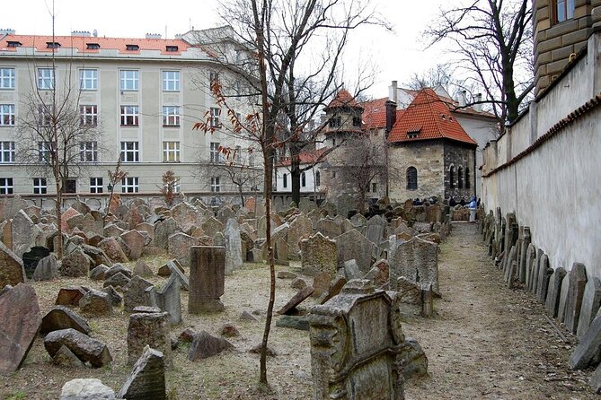 Small-Group Tour through the History of Jewish Prague - The 90-minute format: how this tour keeps Jewish Prague understandable