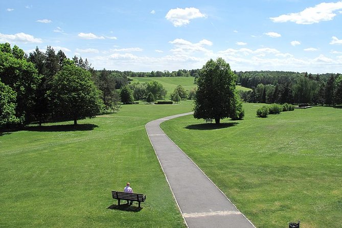 The only full Anthropoid tour with a visit to curve and Lidice, by private car - The curve + the Heydrich assassination scene: turning facts into geography