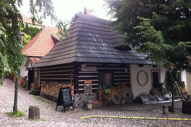 The Ultimate Prague History Tour - Prague Castle: When the Cathedral’s Location Means Power