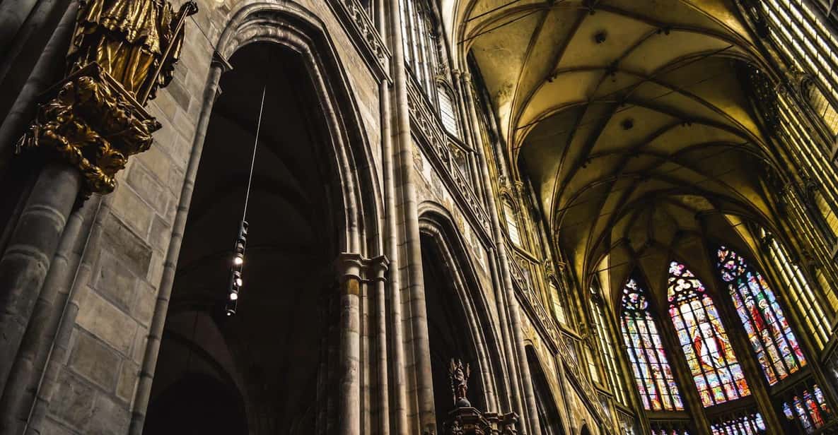 Tour of Prague Castle in italian language ticket included - Basilica of St. George: the early roots in Prague