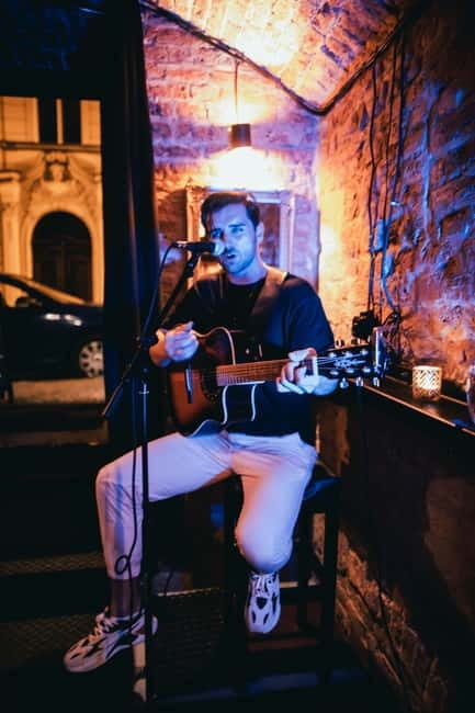 Wednesday Night Live Music with Cocktails - How the Free Cocktail Makes the $10 Ticket Work