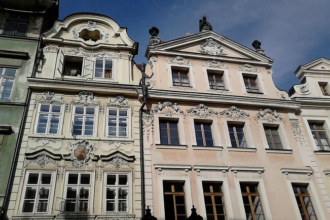 Your own guide for Prague Coronation Route Tour - The church with the Infant Jesus statue and why people travel for it